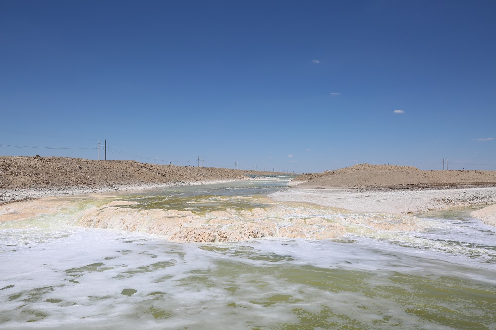 研究揭示6000年来罗布泊盐湖高盐水体演化与吸收再循环碳机制