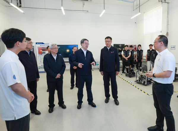 丁薛祥在调研基础研究时强调 深入贯彻落实加强基础研究座谈会精神 全面提升基础研究水平和原始创新能力